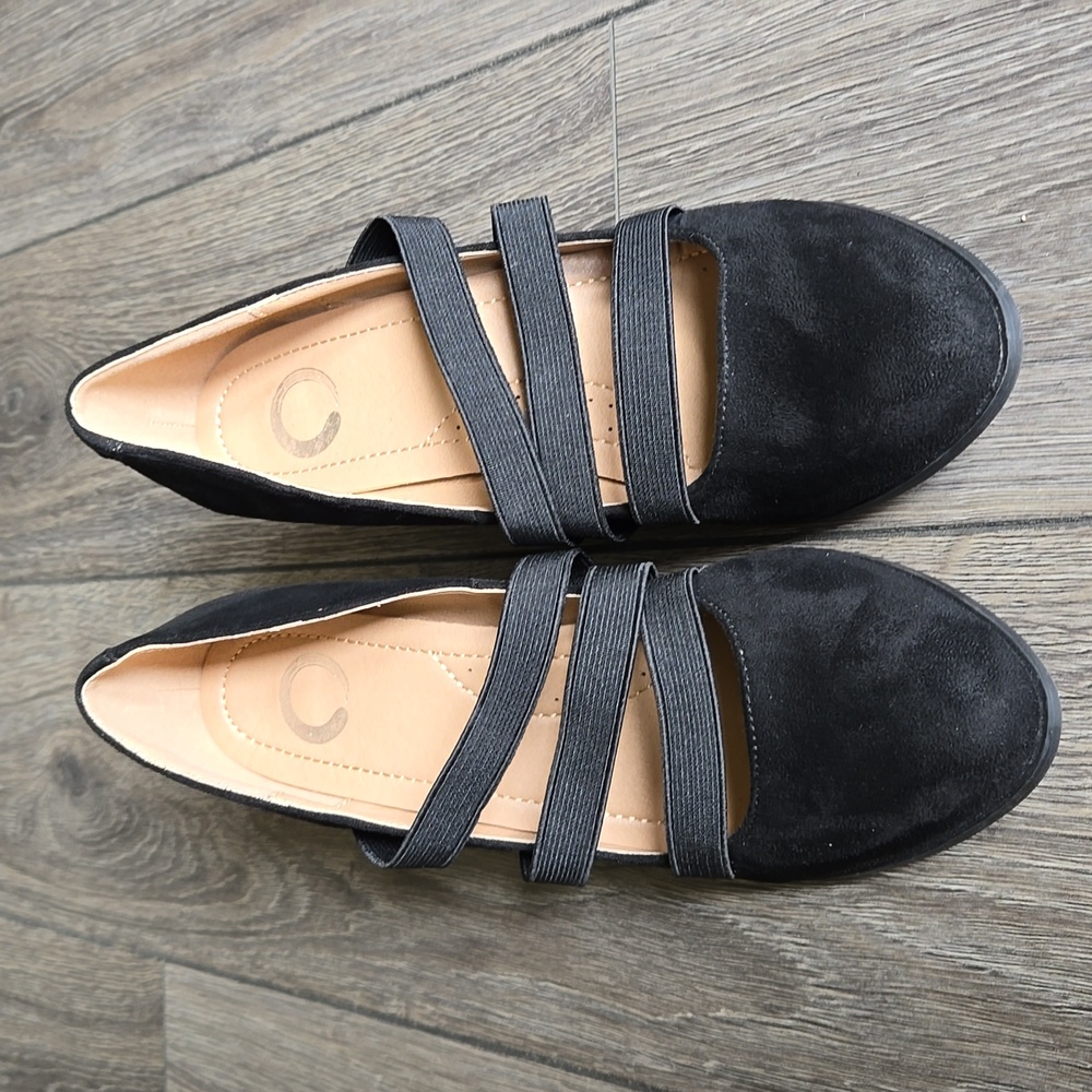 Journee Collection Loren Block Heel Size 6.5 Wide